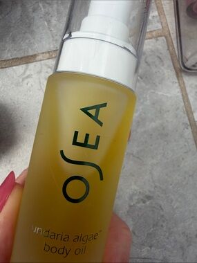 Sea Undaria Algae Body Oil — Yellow Bottle with White Pump
